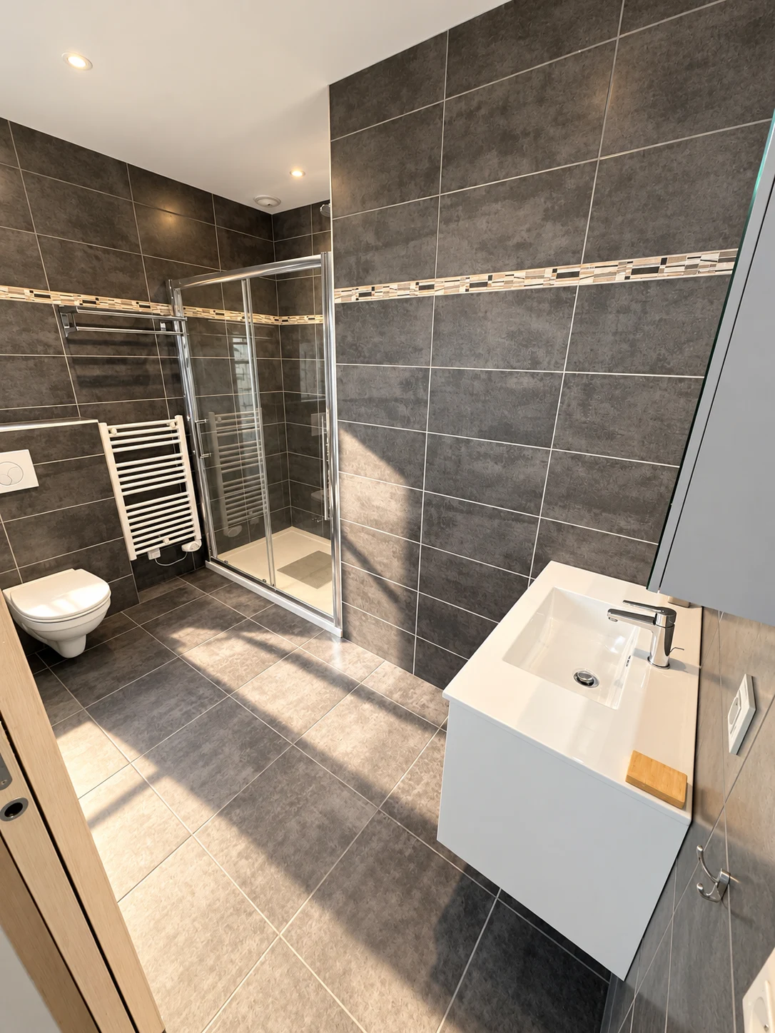 Deuxième salle de bains et douche à l’italienne